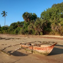 Typical East African boat with two wings